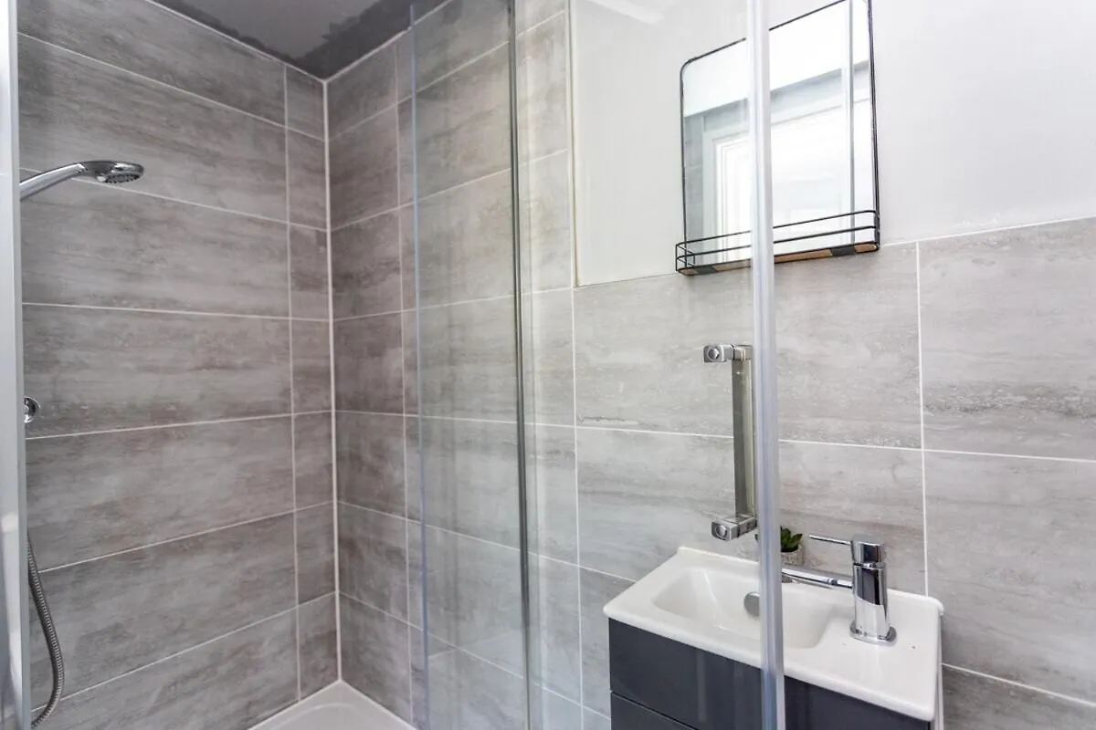 Perfectly Placed Cozy Flat In The Citys Heart Apartment Cardiff