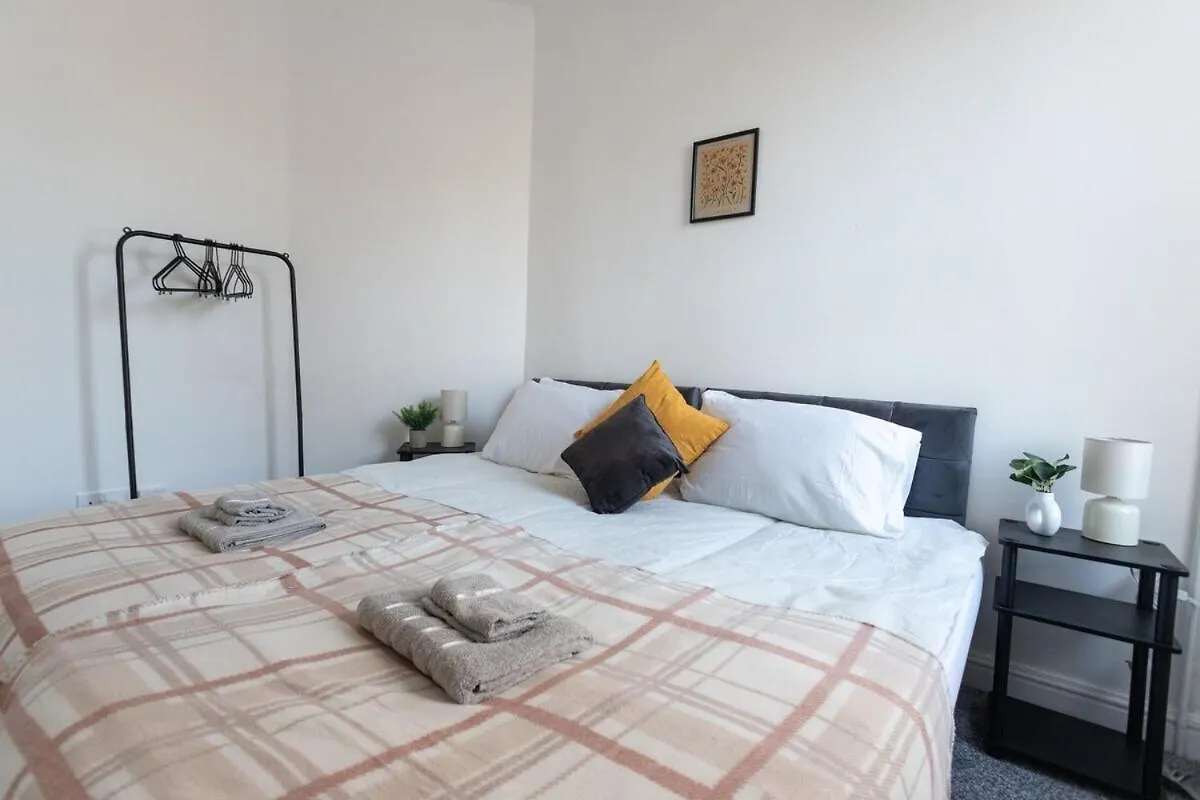 Perfectly Placed Cozy Flat In The Citys Heart Apartment Cardiff