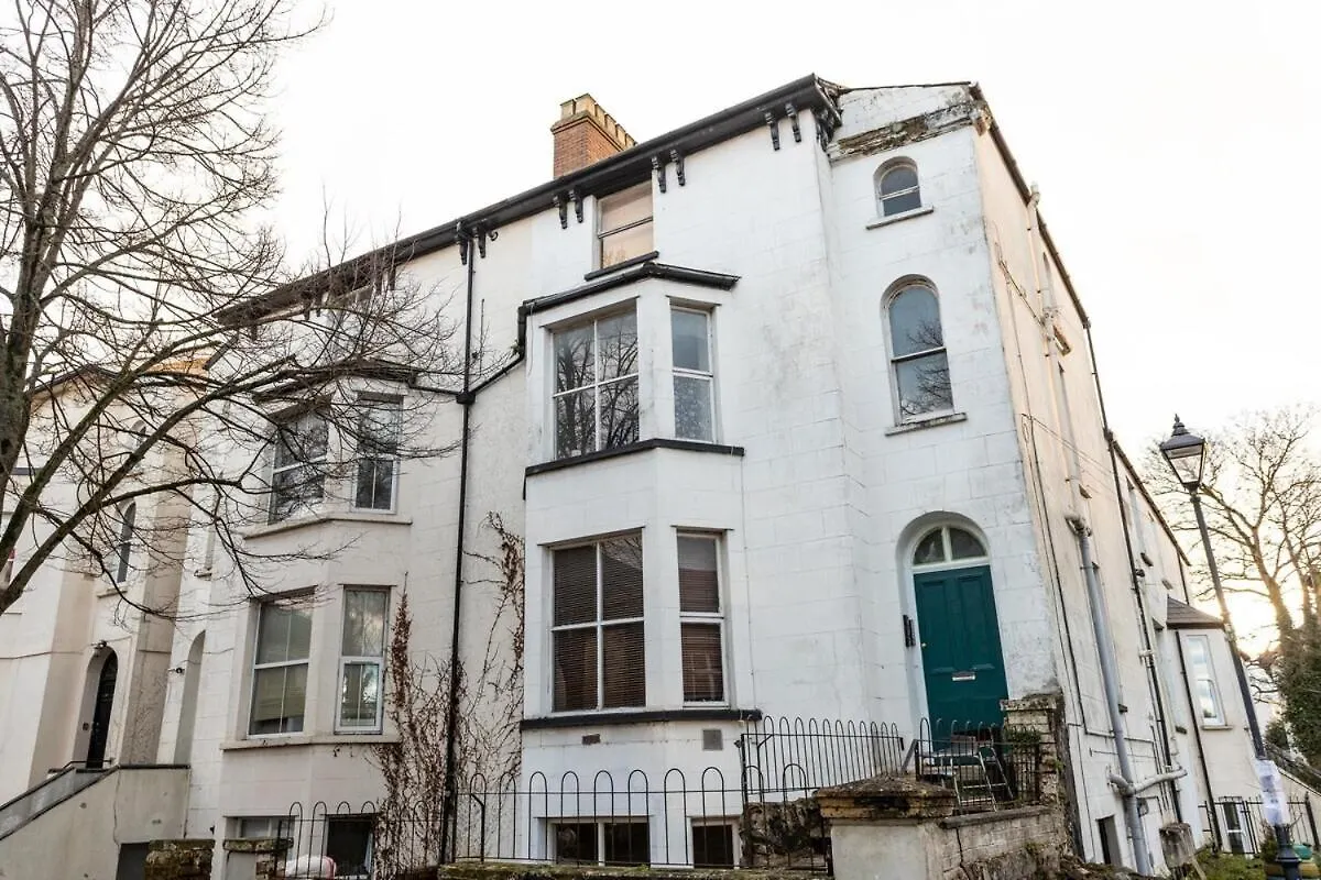 Perfectly Placed Cozy Flat In The Citys Heart Apartment Cardiff