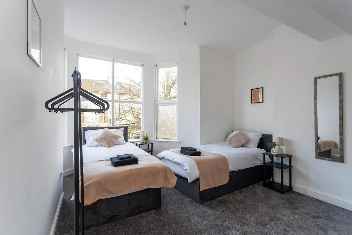 Perfectly Placed Cozy Flat In The Citys Heart Apartment Cardiff